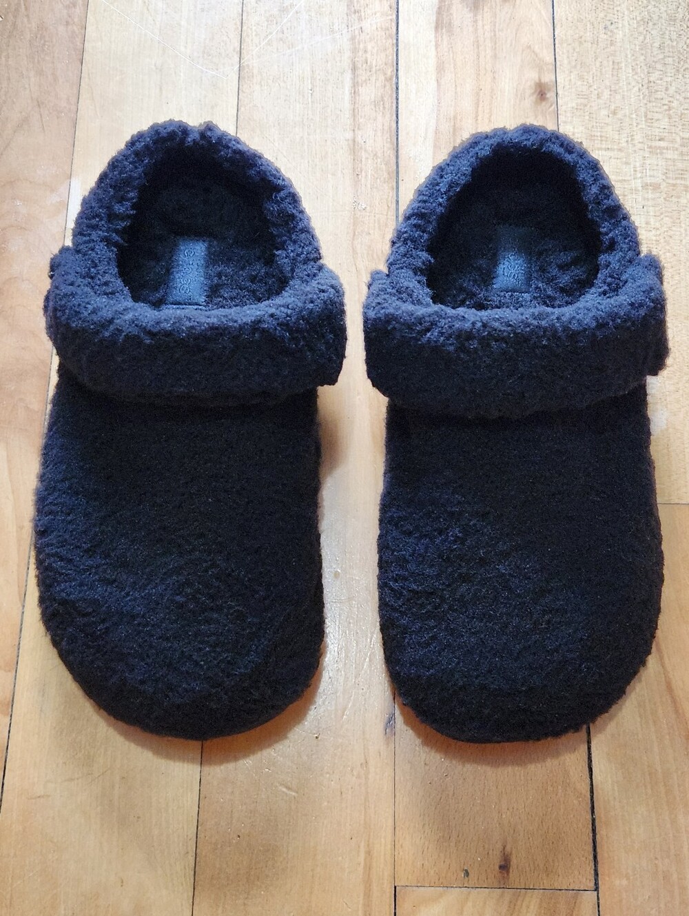 Crocs Classic Cozzzy Slipper in Black - W9 - Picture 4 of 11